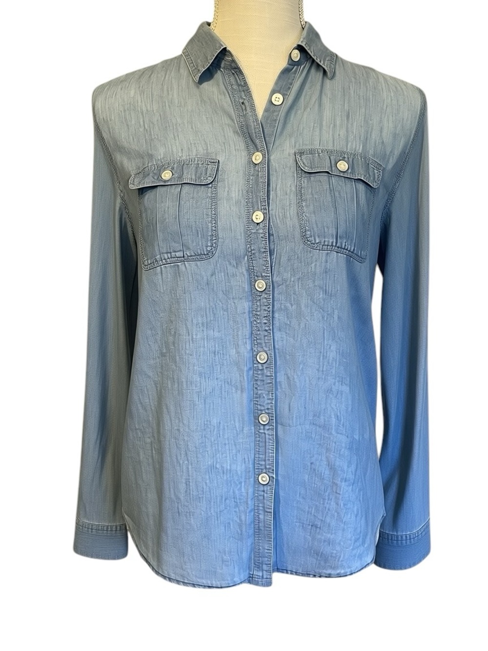 LOFT Light Chambray extra Lightweight Blue Button-Front Shirt